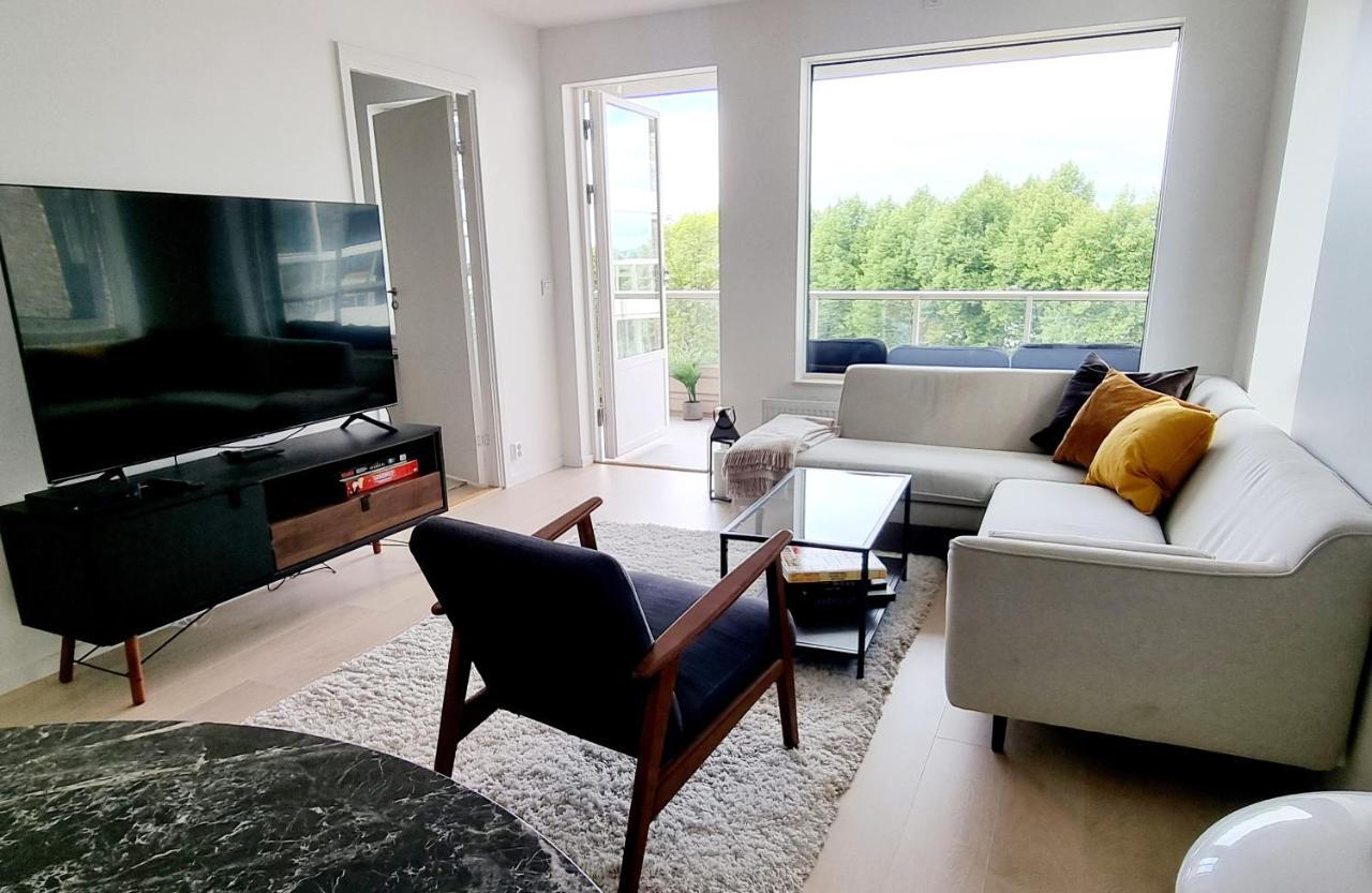Private In Shared Modern - Hideaway *