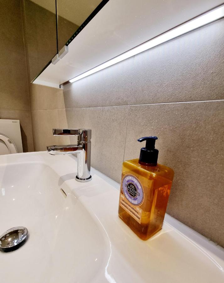 Private In Shared Modern - Hideaway Alloggio in famiglia *